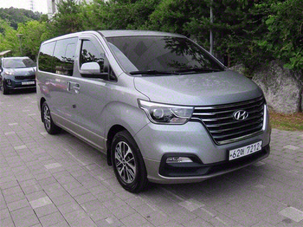 HYUNDAI STAREX GRAND