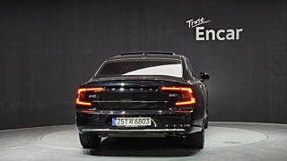 VOLVO S90 2023