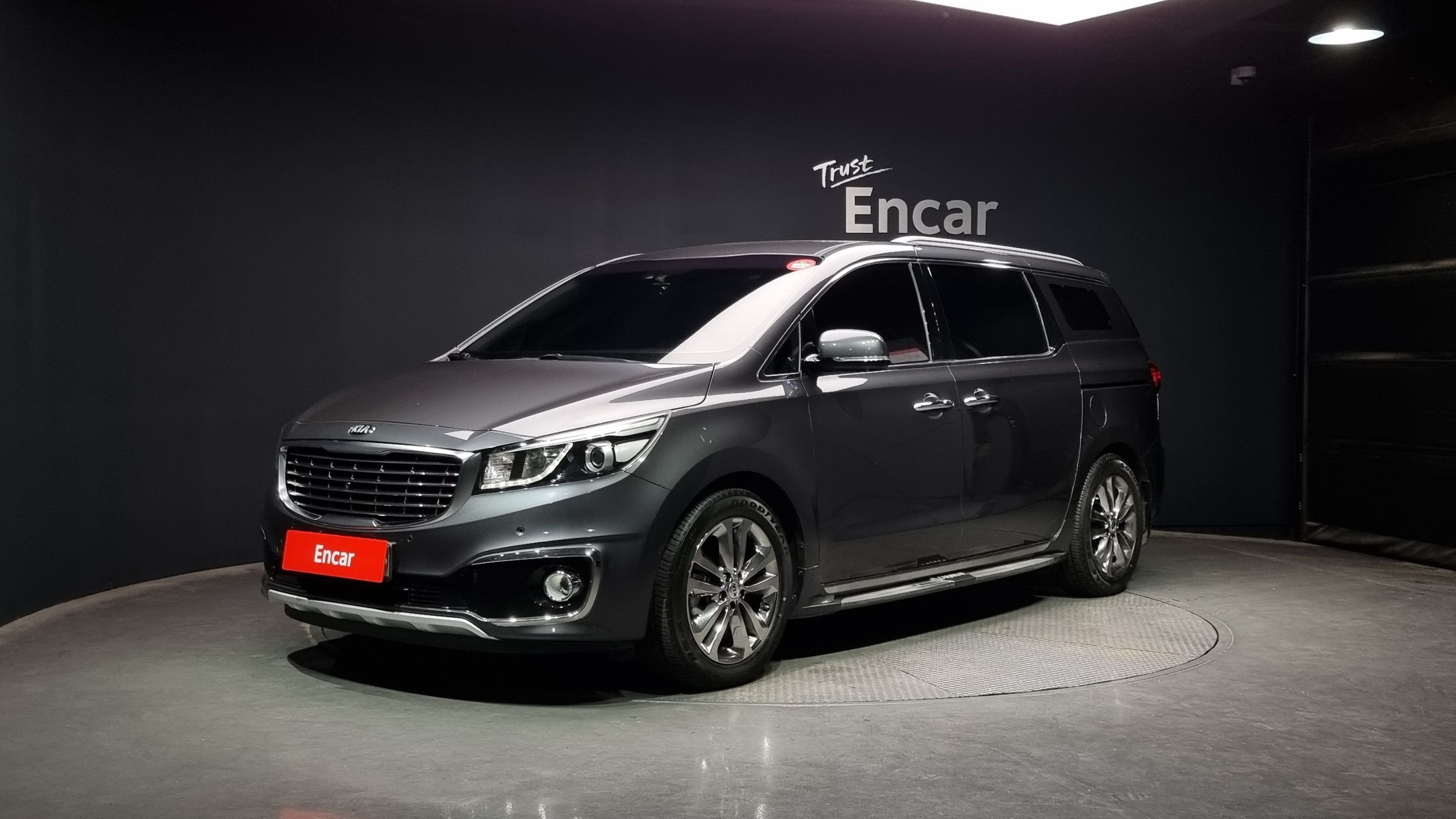 KIA CARNIVAL
