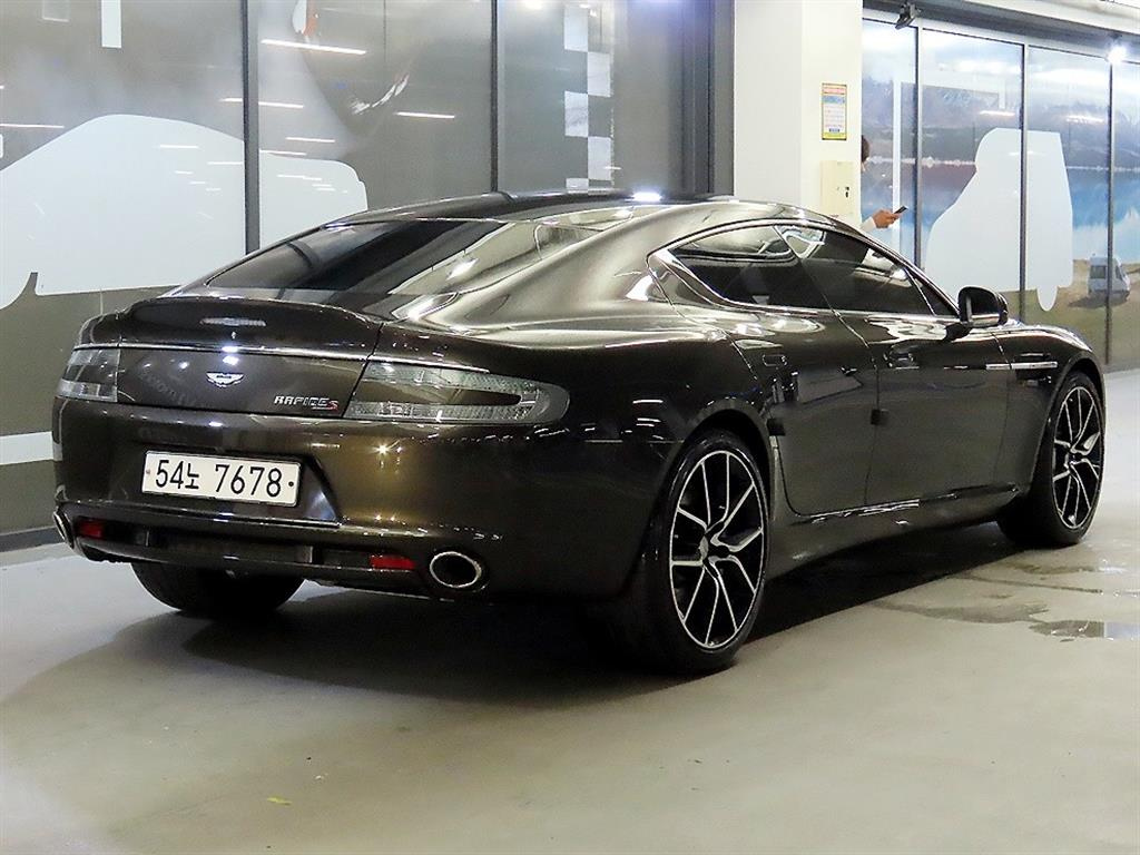 ASTON MARTIN RAPIDE 2015
