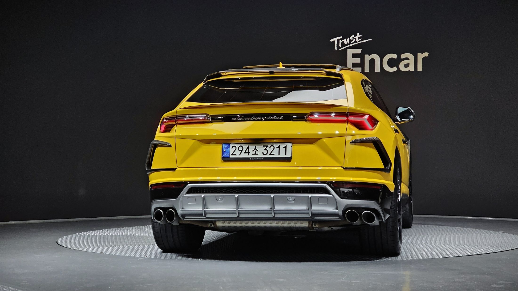 LAMBORGHINI URUS 2021