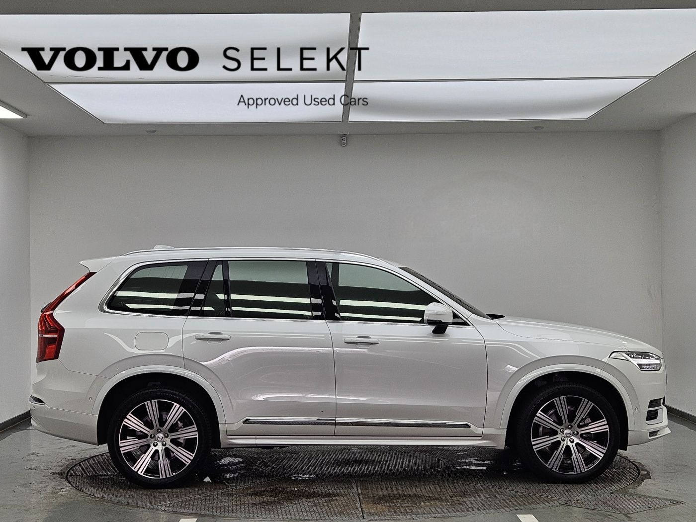 VOLVO XC90 2023
