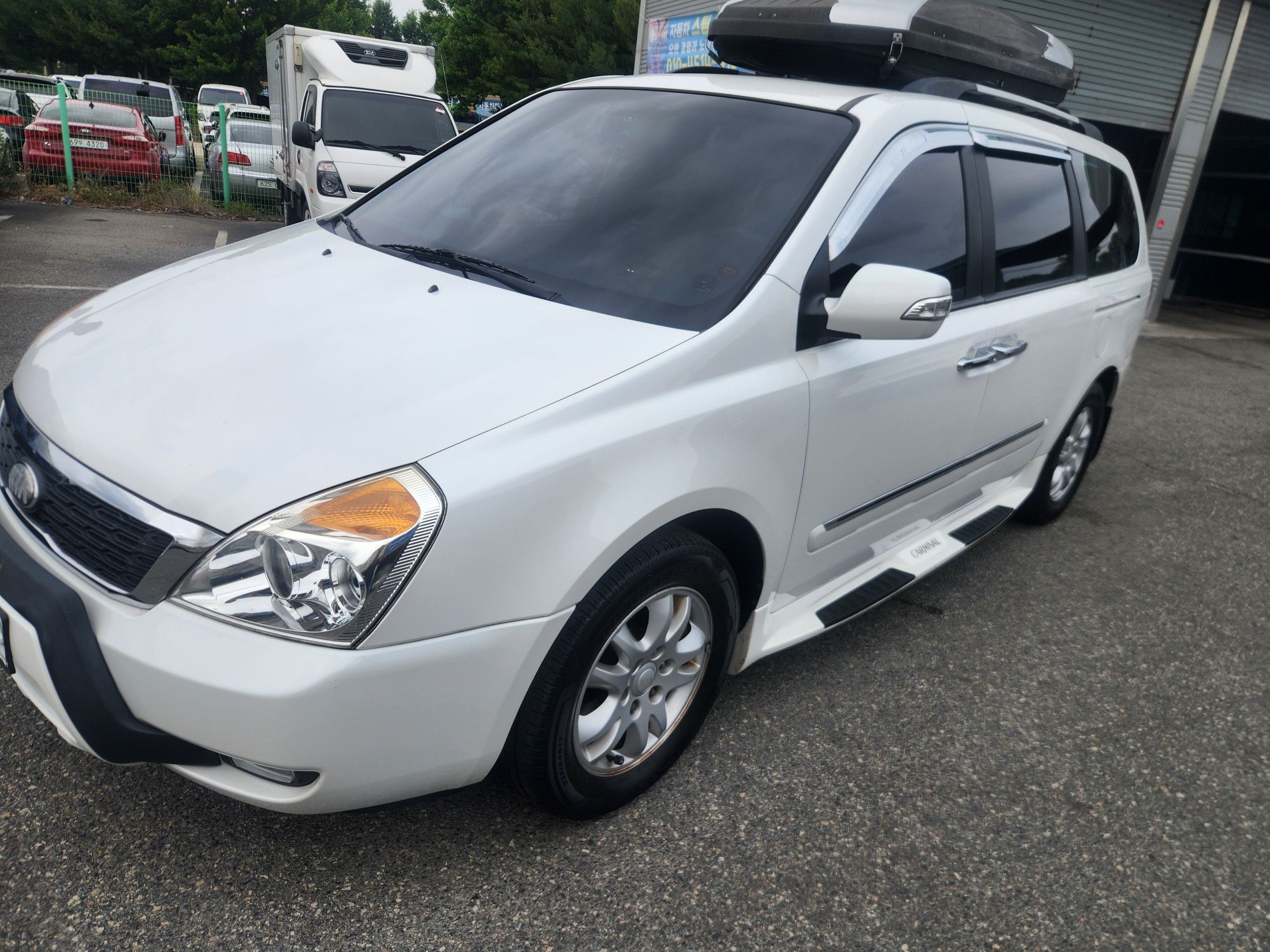 KIA CARNIVAL R