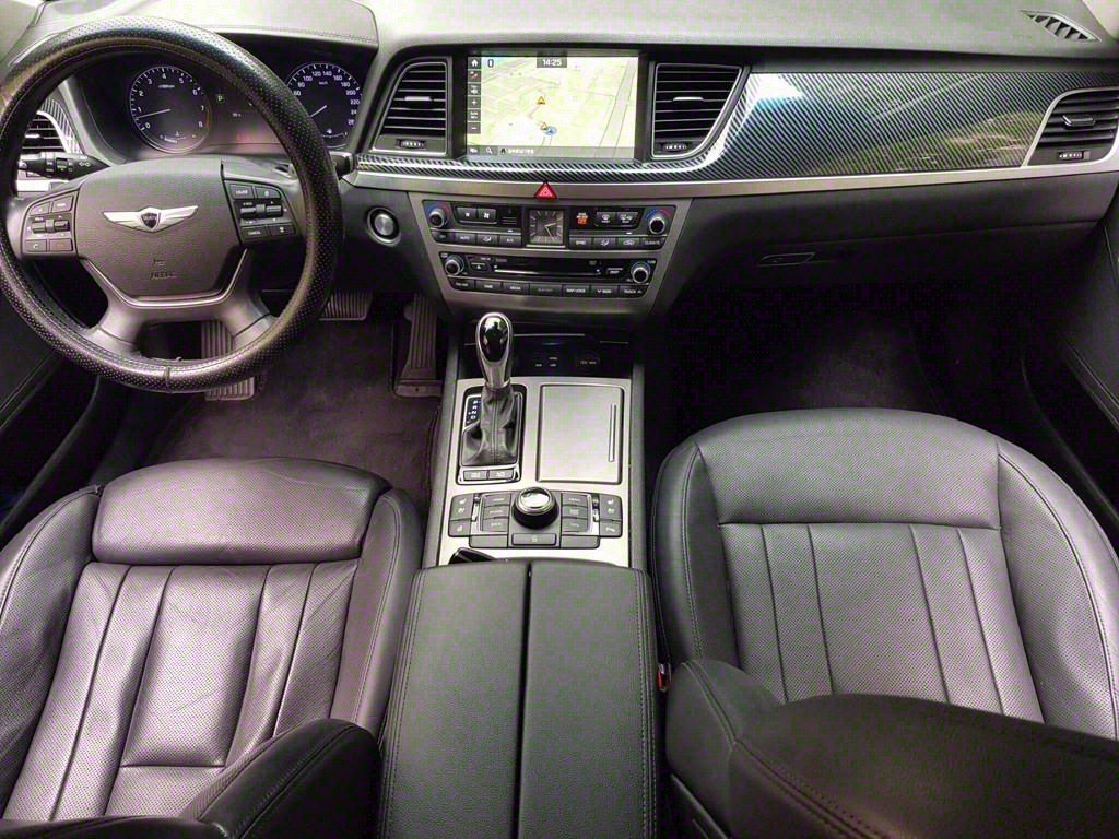 HYUNDAI GENESIS DH 2015