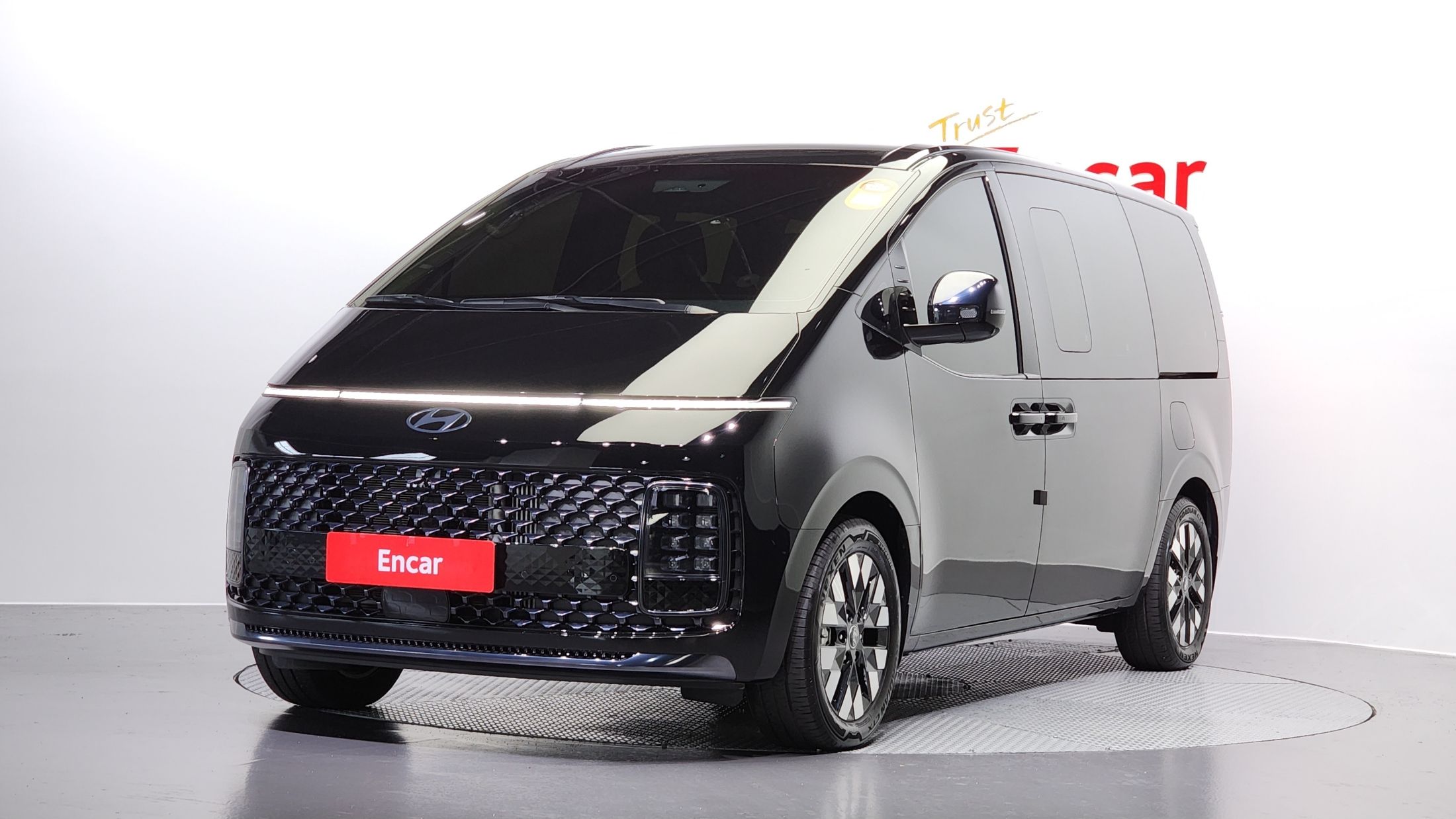 HYUNDAI STARIA 2024