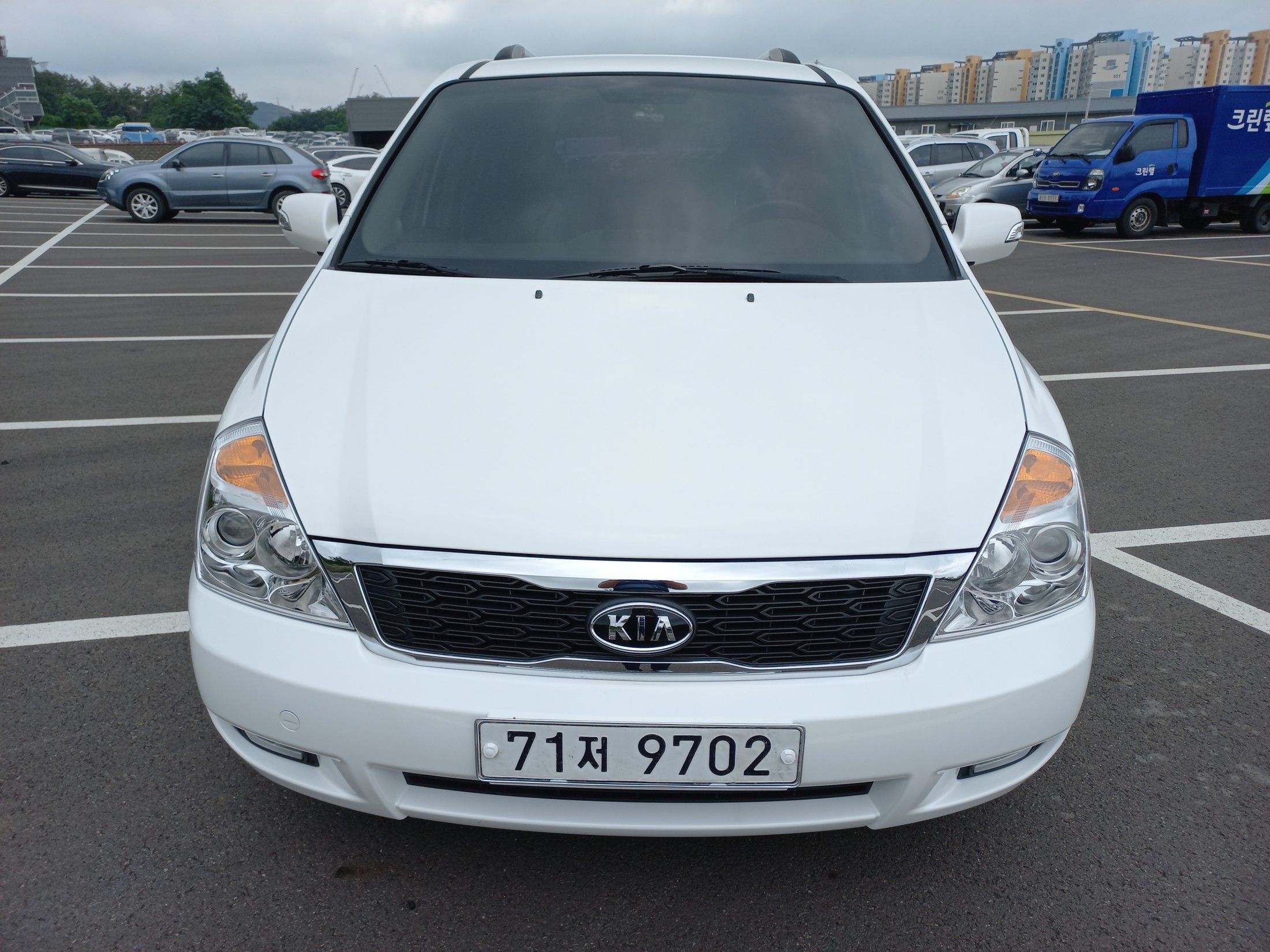 KIA CARNIVAL R 2014
