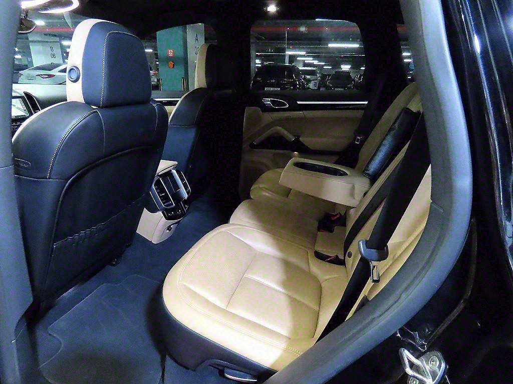 PORSCHE CAYENNE 2015