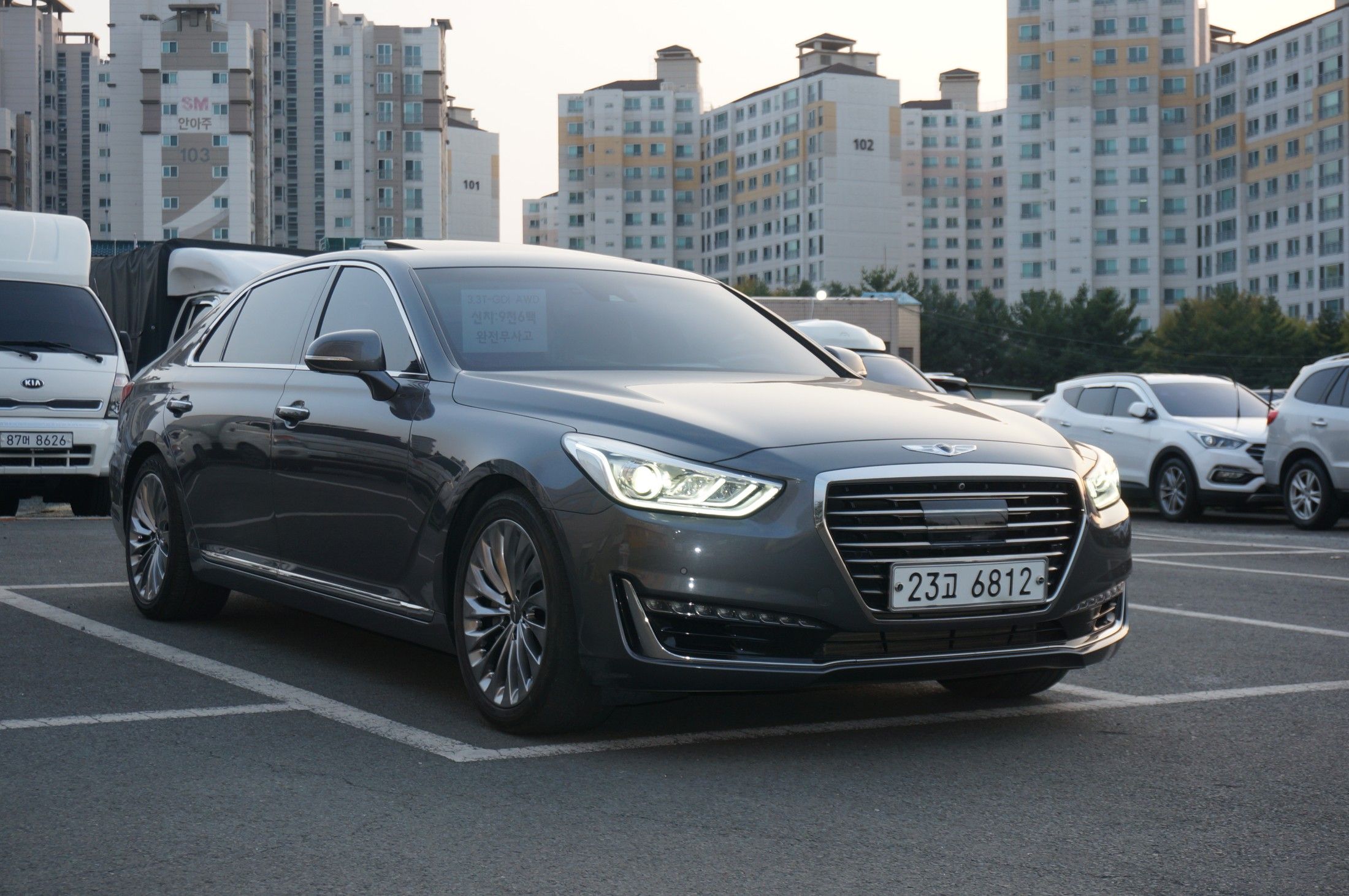 GENESIS EQ900 2016