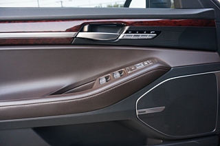GENESIS EQ900 2016