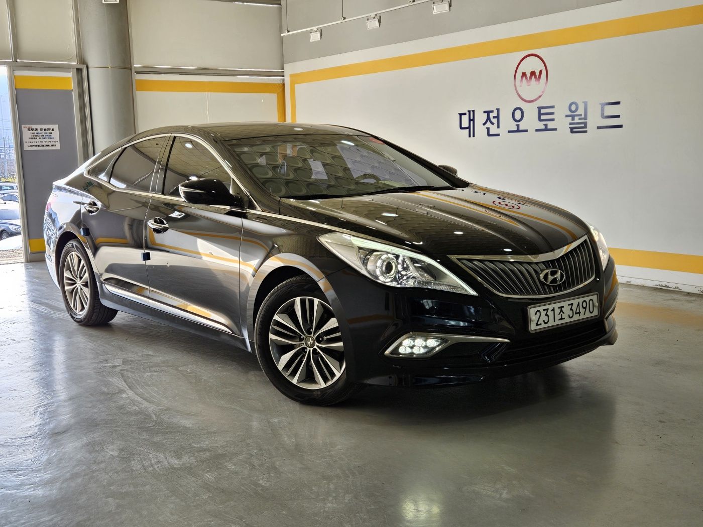 HYUNDAI GRANDEUR HG 2016