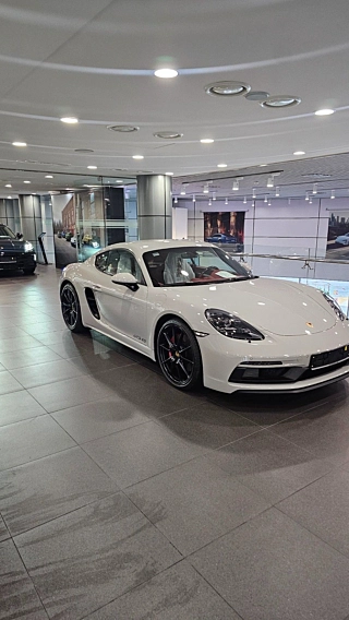 Заказать PORSCHE 718 CAYMAN
