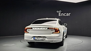 VOLVO S90 2022