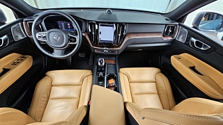 VOLVO XC60 2023