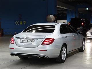 MERCEDES BENZ E-CLASS W213 2017