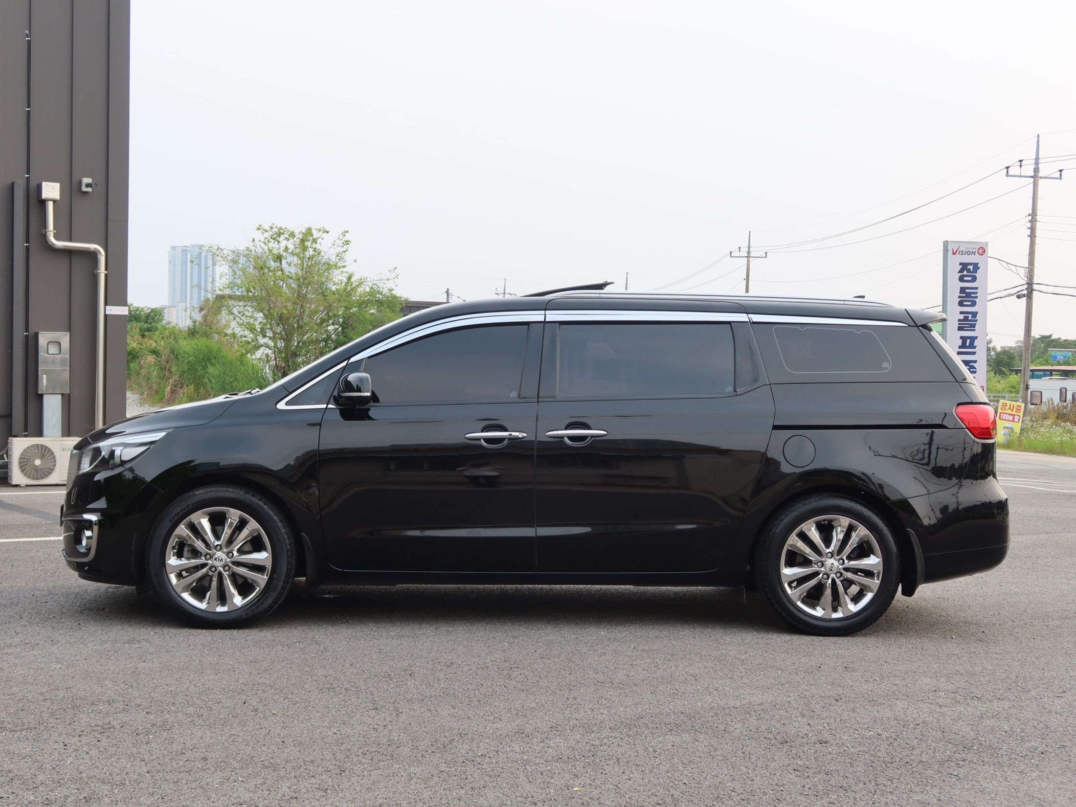 KIA CARNIVAL 2017