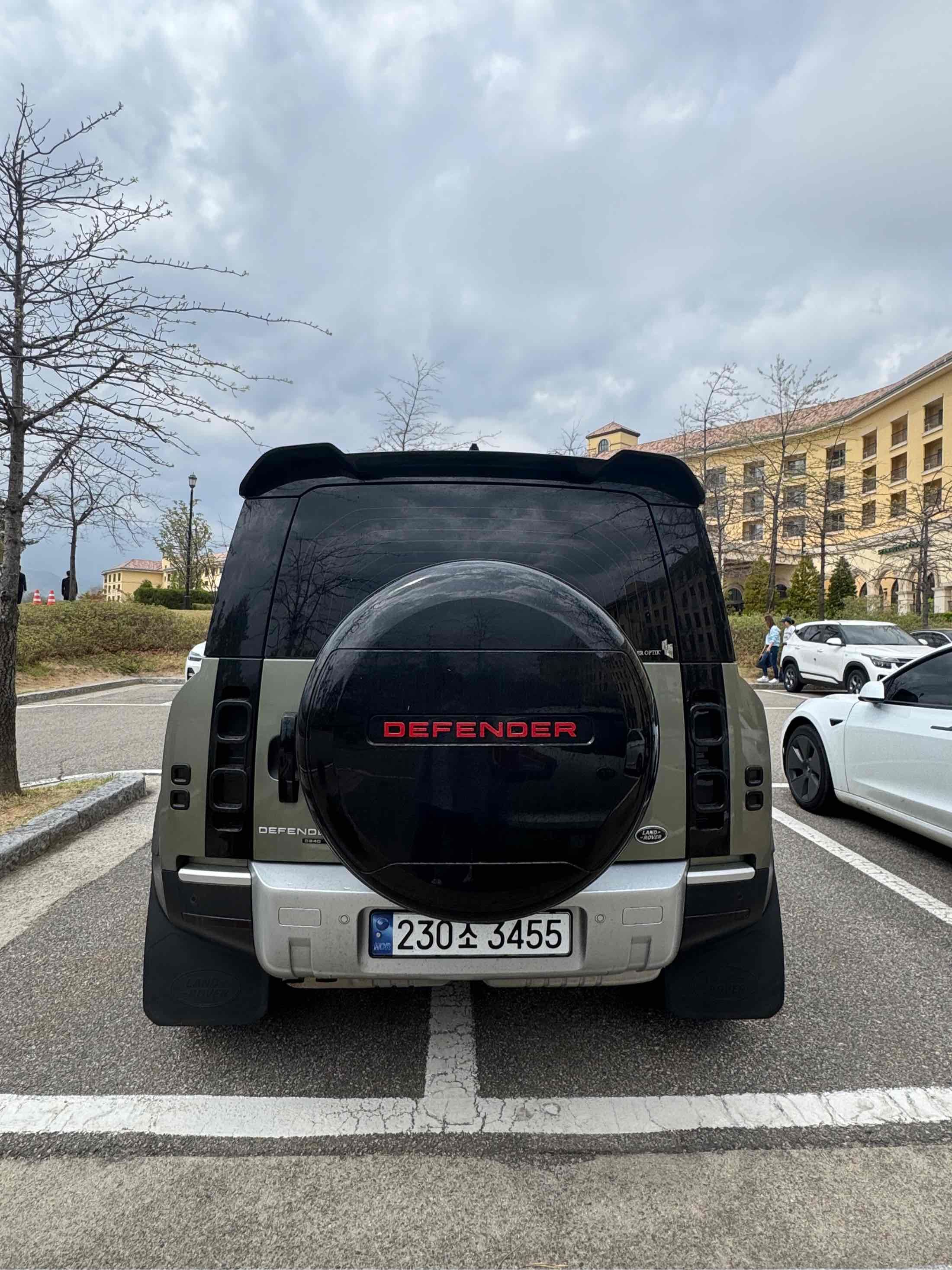 LAND ROVER DEFENDER L663