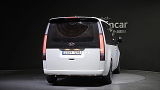 HYUNDAI STARIA 2023