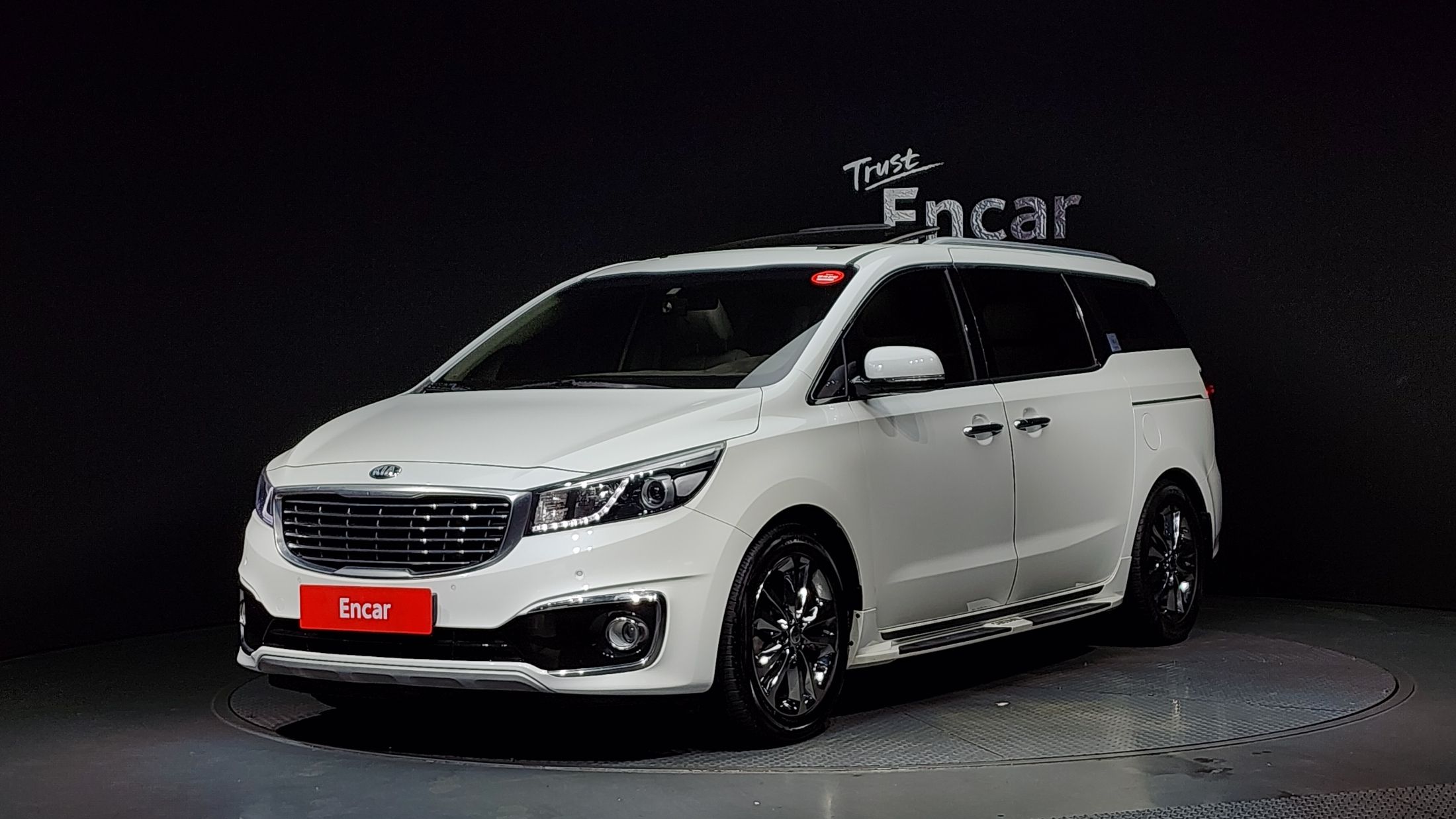 KIA CARNIVAL 2015