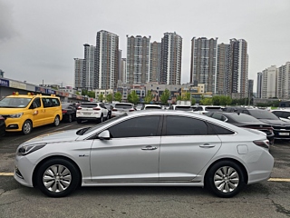 HYUNDAI LF SONATA HYBRID 2016