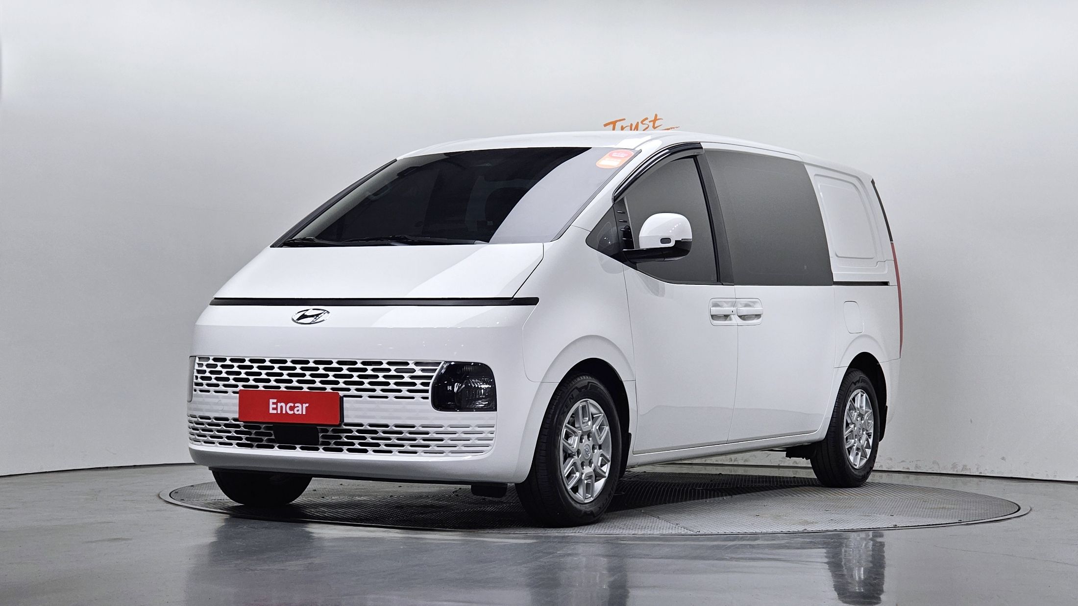 HYUNDAI STARIA 2023