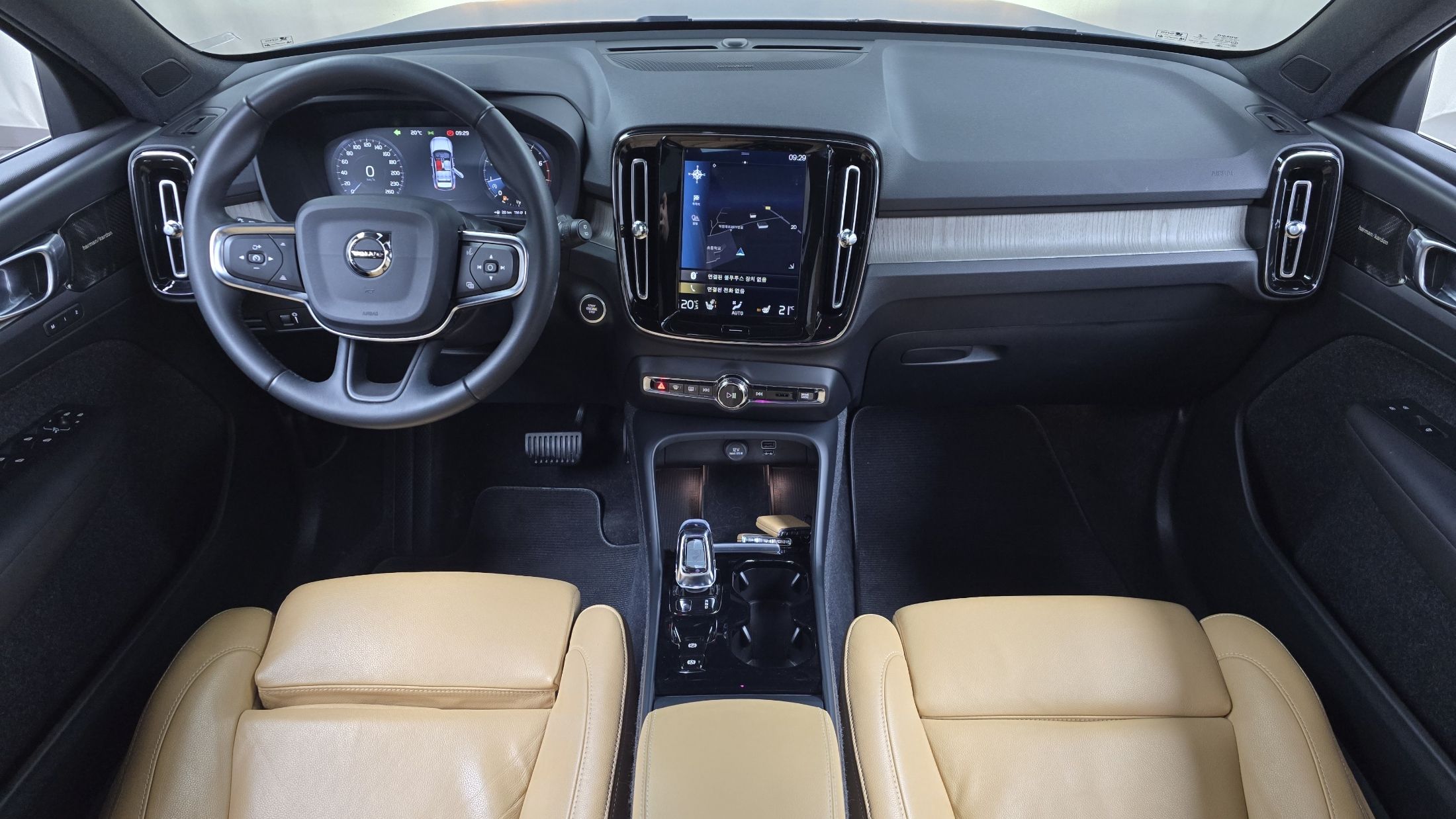 VOLVO XC40 2020