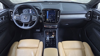 VOLVO XC40 2020