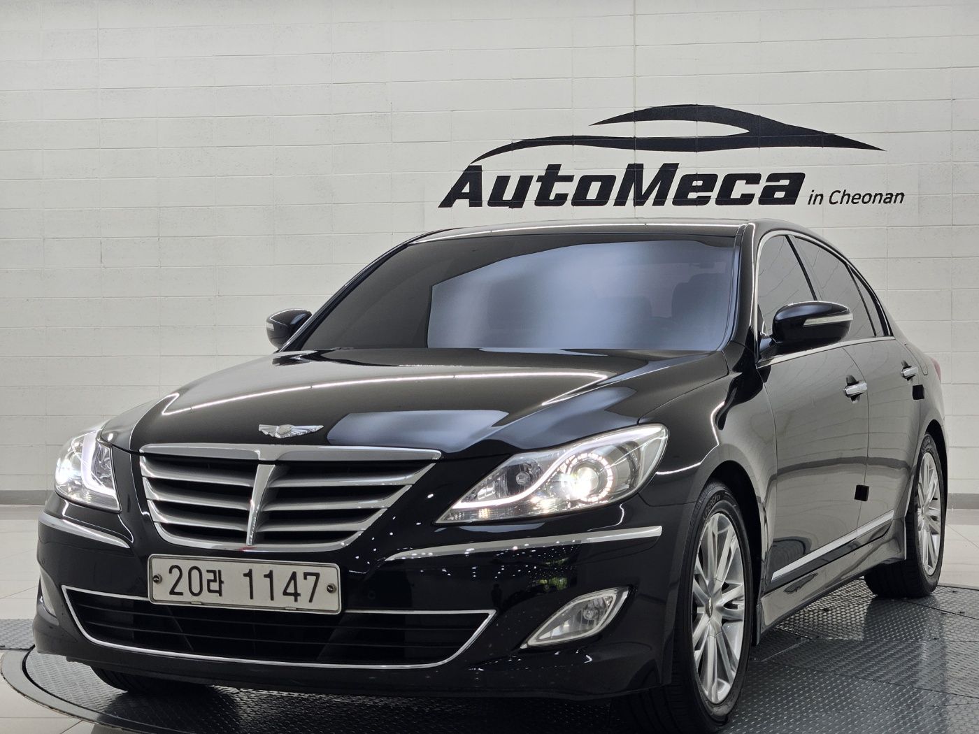 HYUNDAI GENESIS 2011