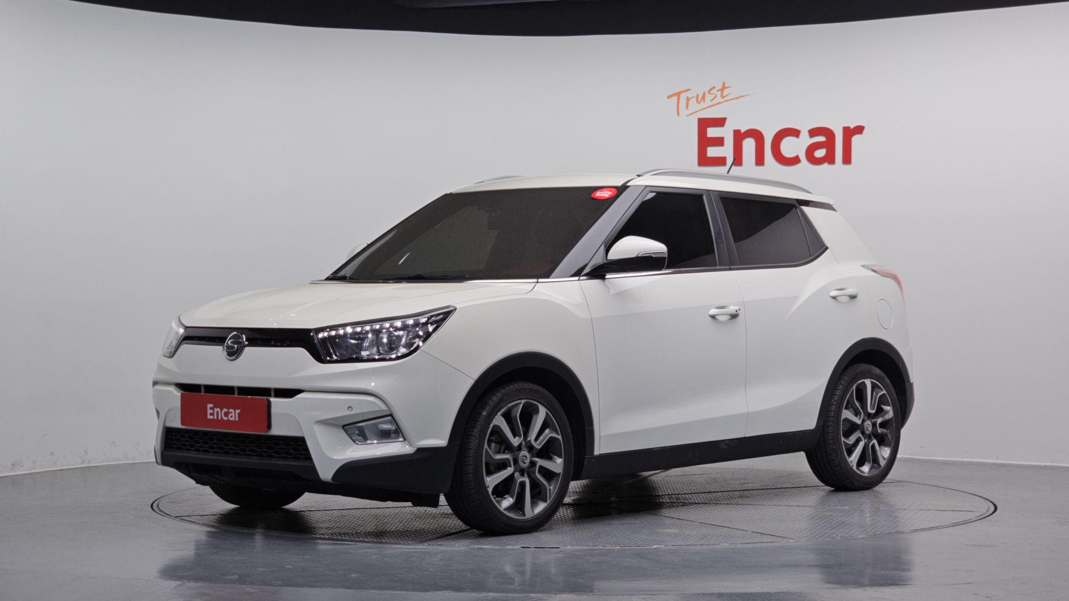 SSANGYONG TIVOLI 2015