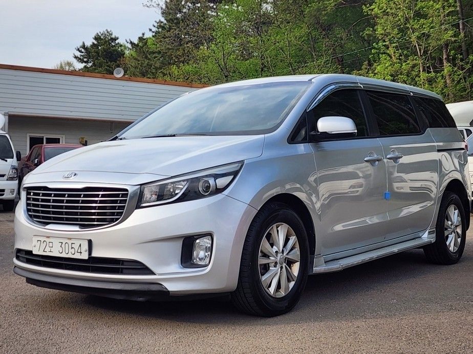 KIA CARNIVAL