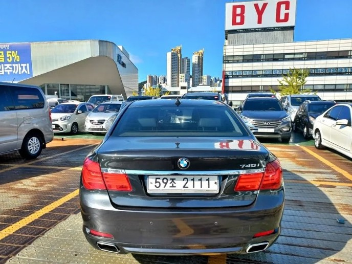BMW 7-SERIES F01 2009