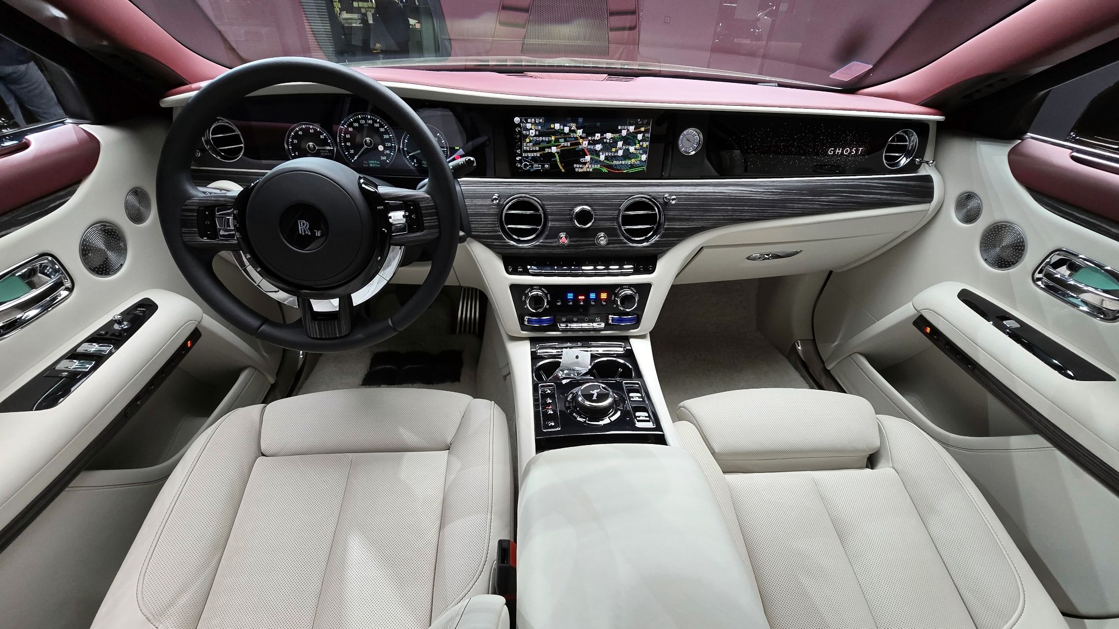 ROLLS ROYCE GHOST 2023