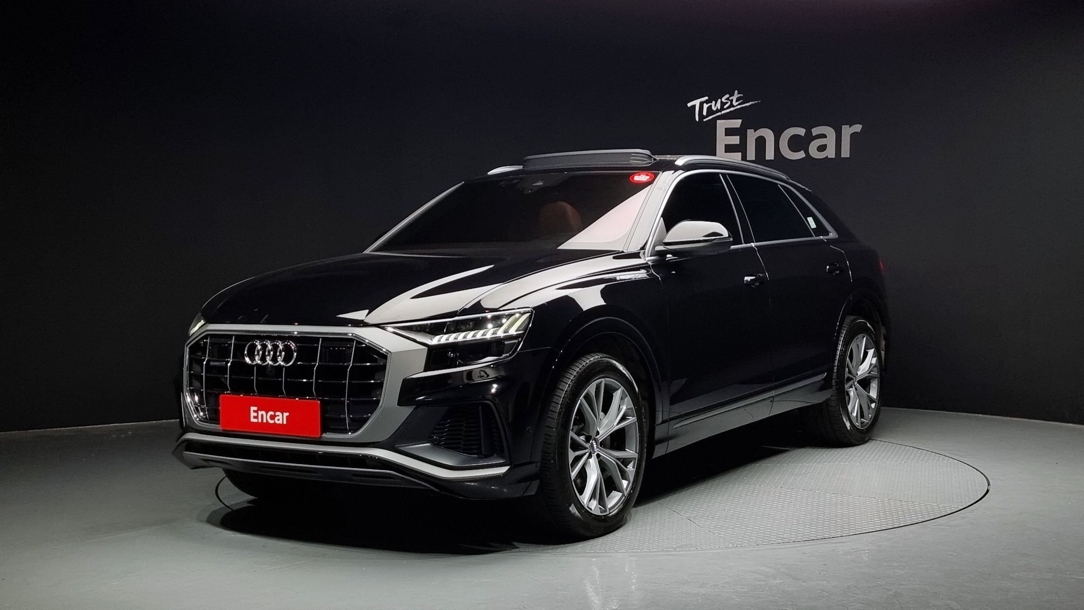 AUDI Q8 4M