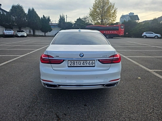 BMW 7-SERIES G11 2016