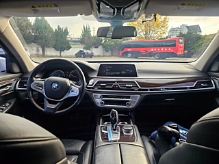 BMW 7-SERIES G11 2016