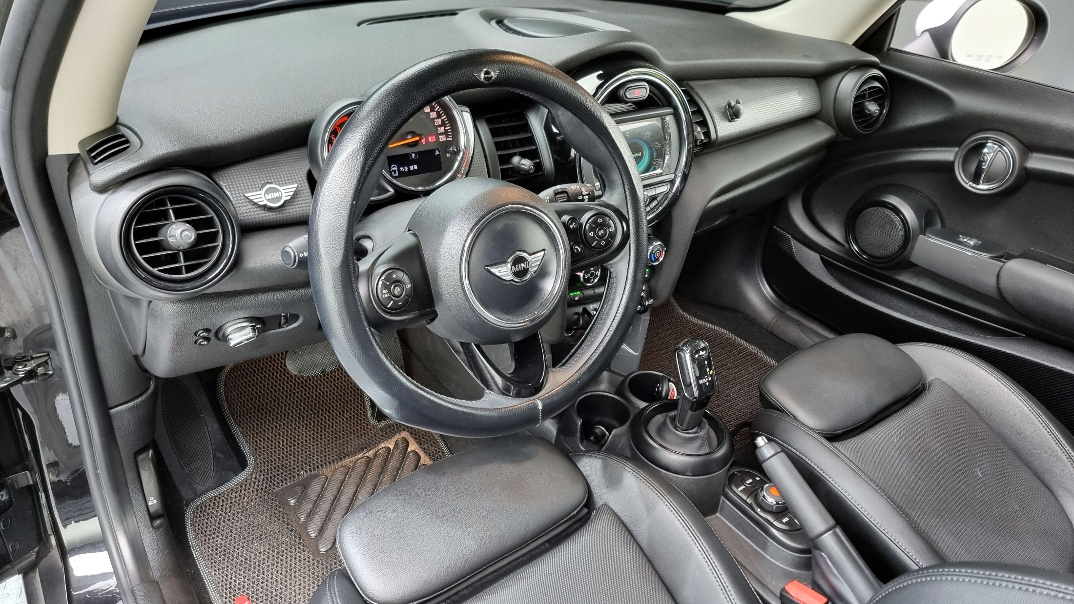 MINI COOPER D 2018