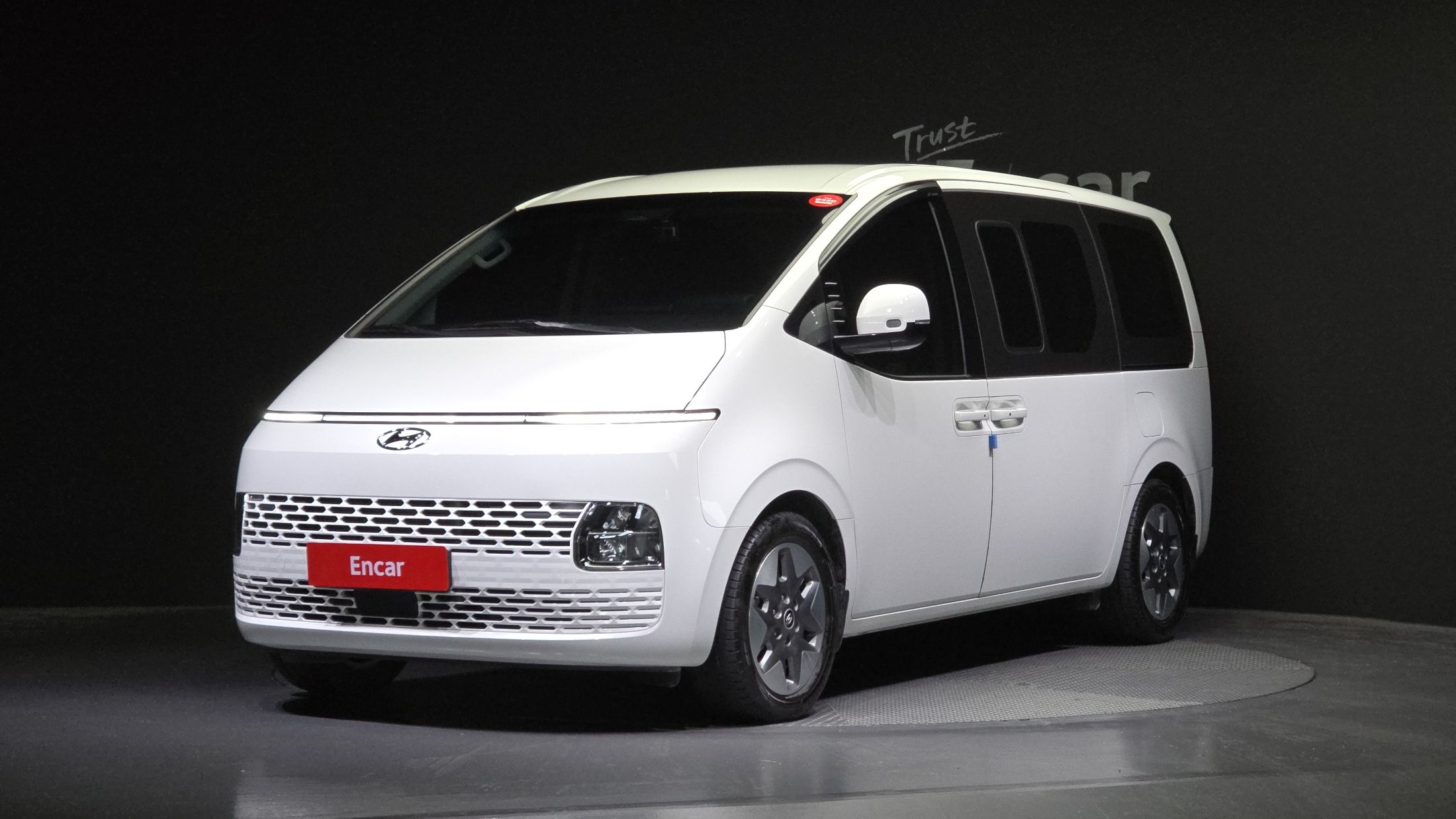 HYUNDAI STARIA 2023