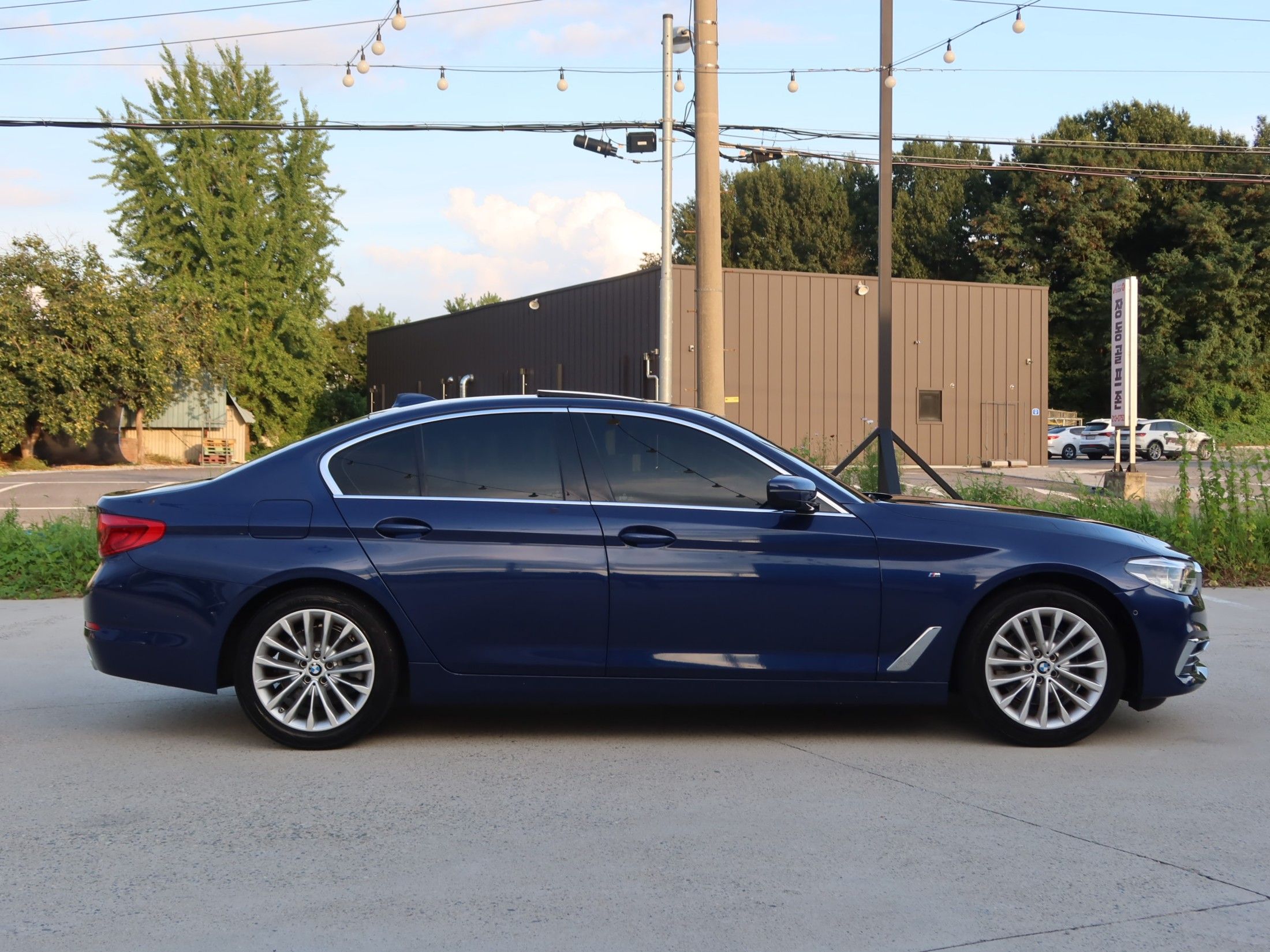 BMW 5-SERIES G30 2019