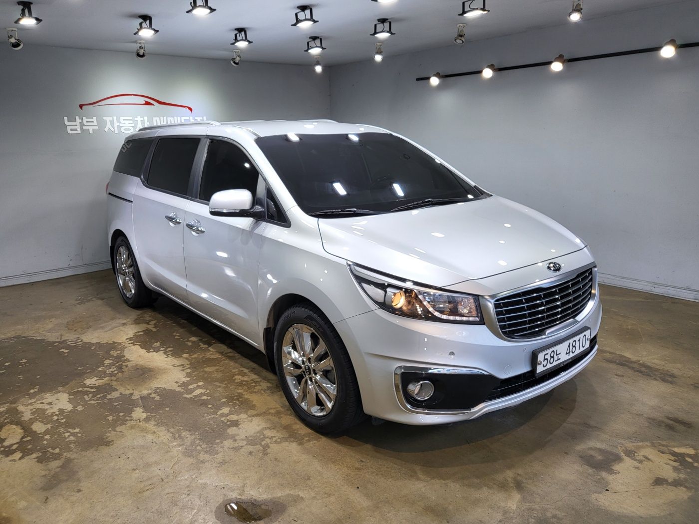 KIA CARNIVAL 2014