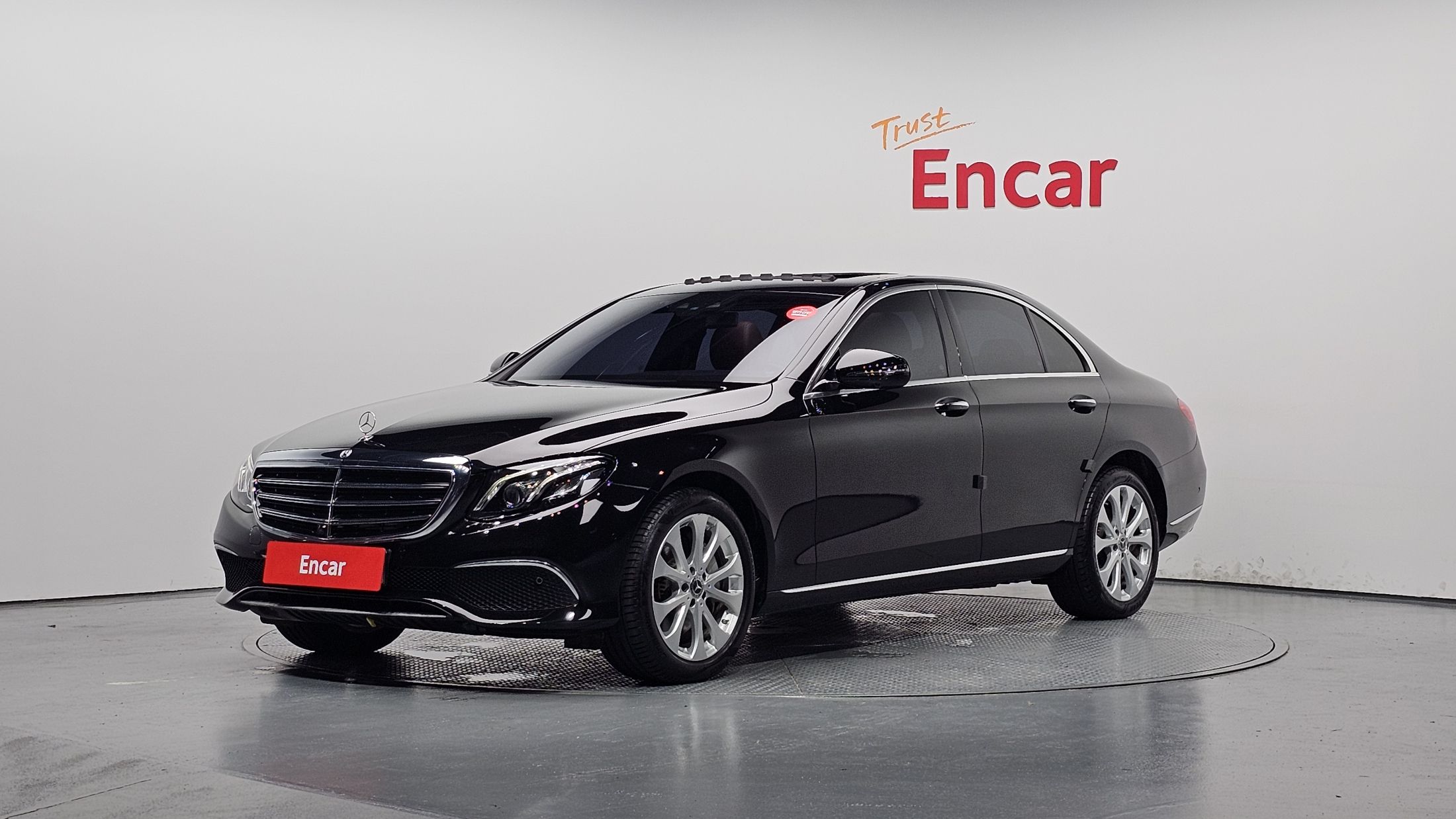 MERCEDES BENZ E-CLASS W213 2017