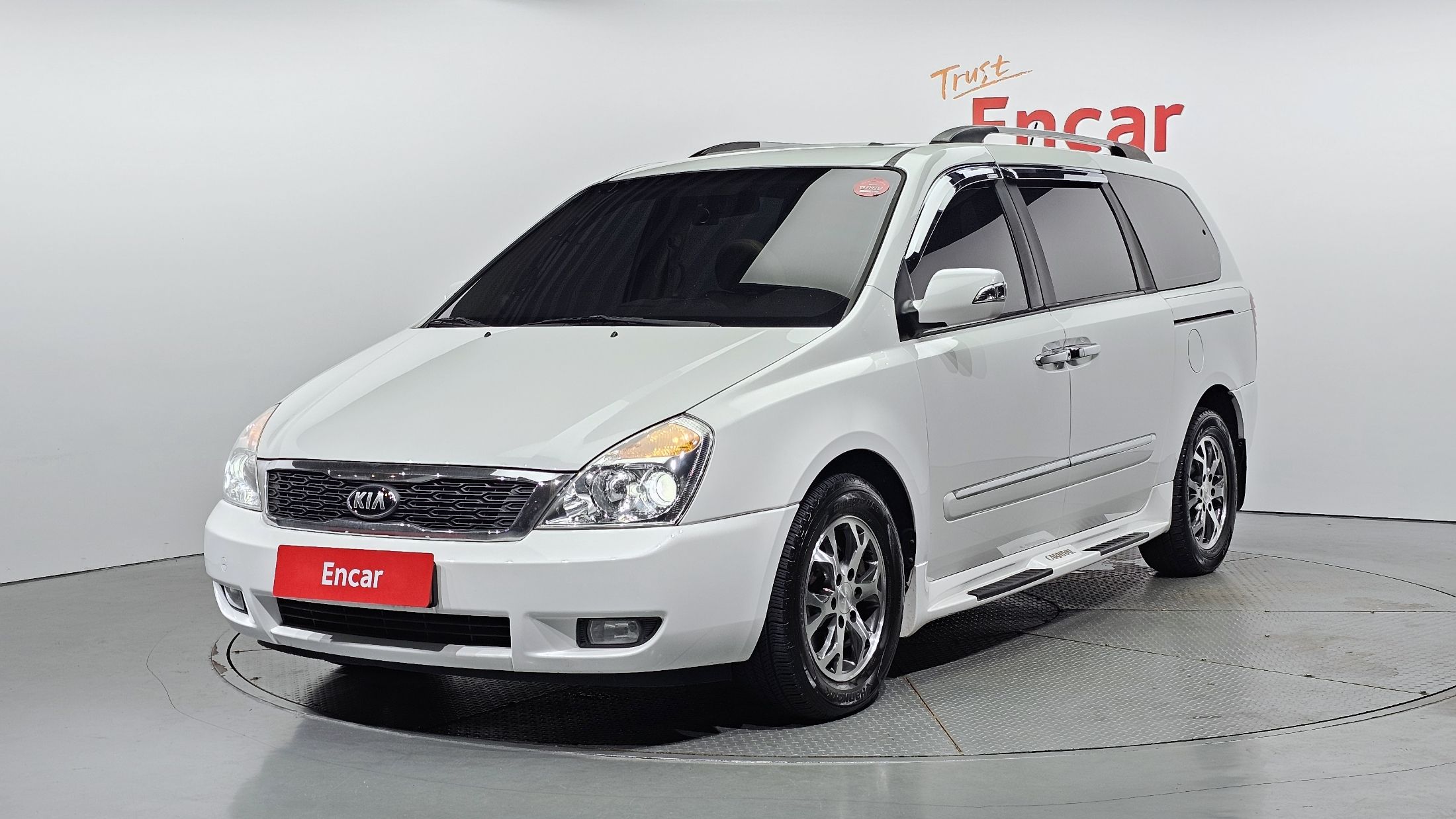 KIA CARNIVAL R 2013