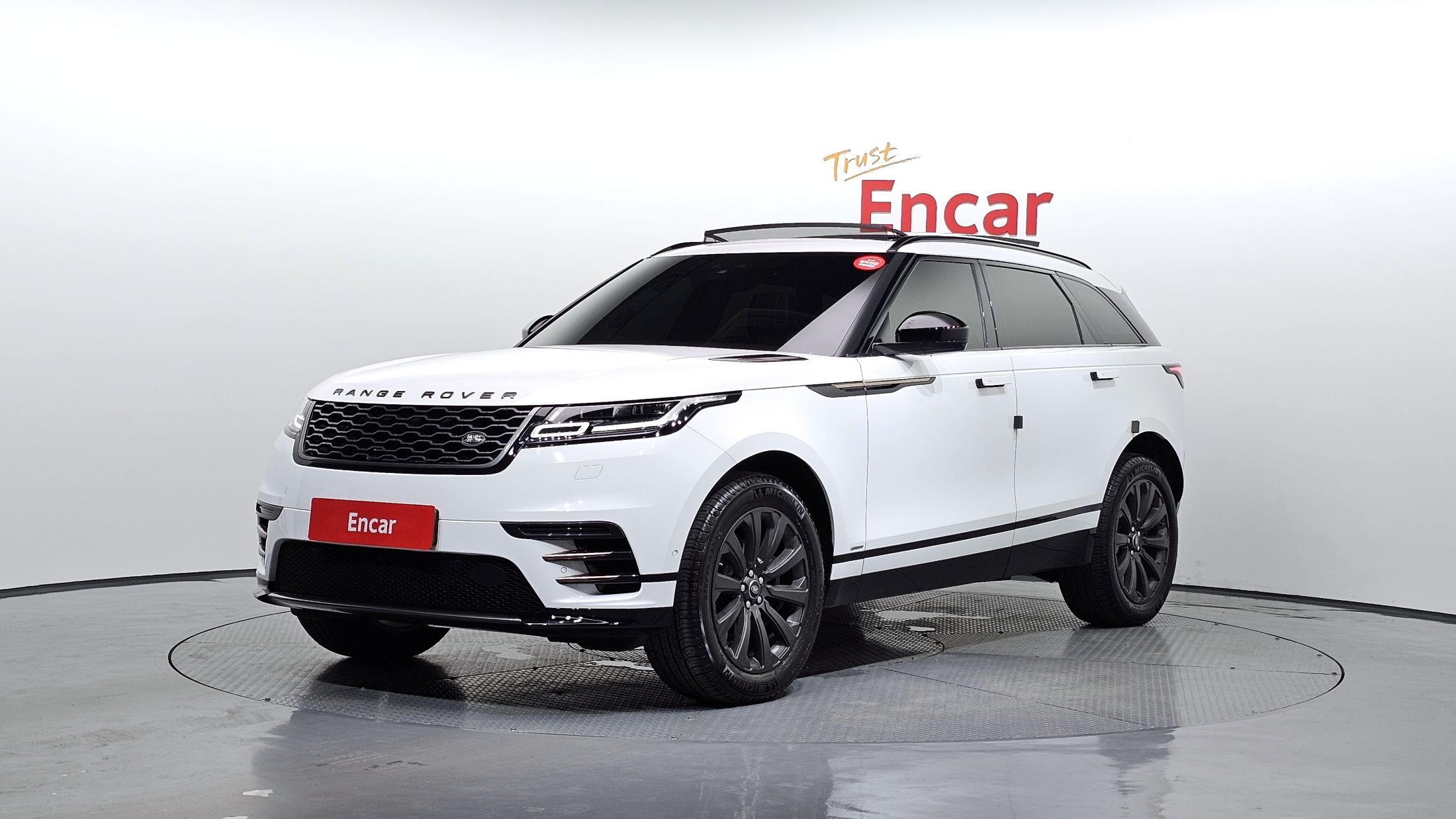 LAND ROVER RANGE ROVER VELAR