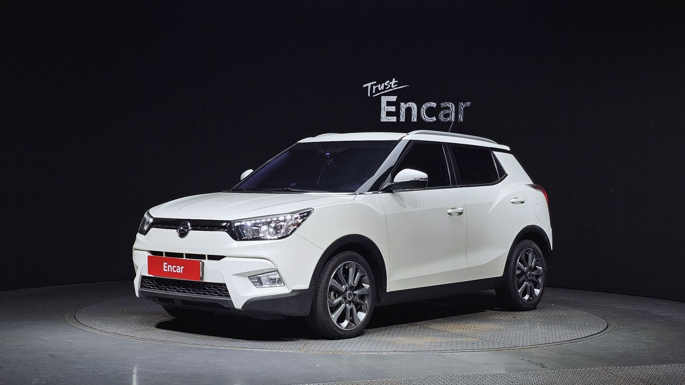 SSANGYONG TIVOLI 2015