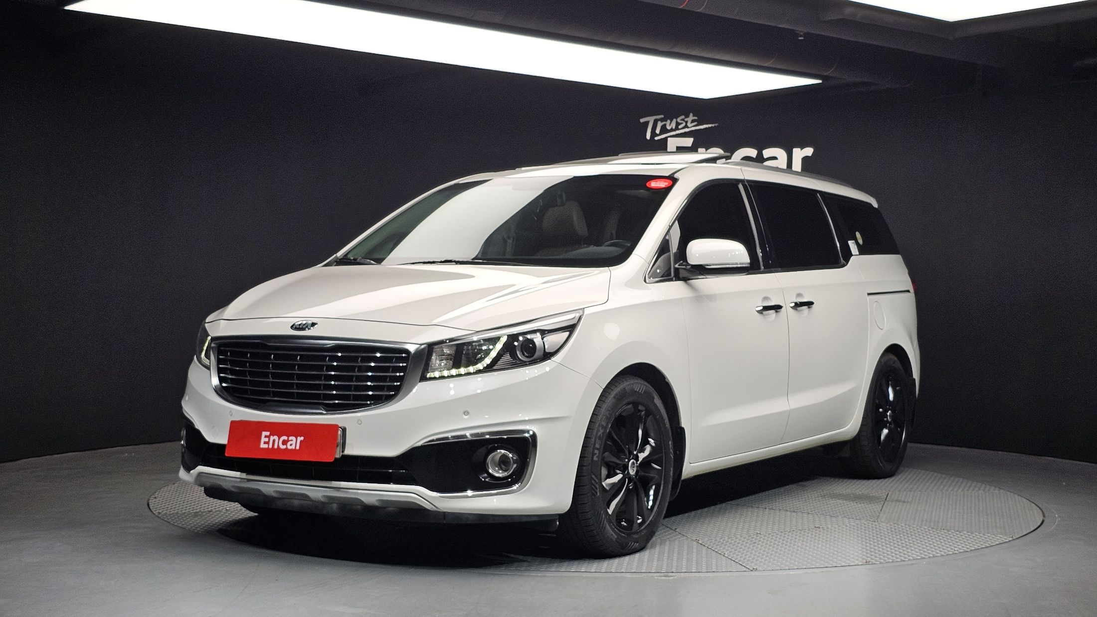 KIA CARNIVAL 2016