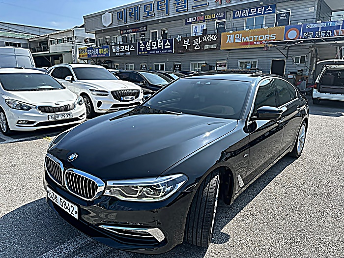 BMW 5-SERIES G30 2018