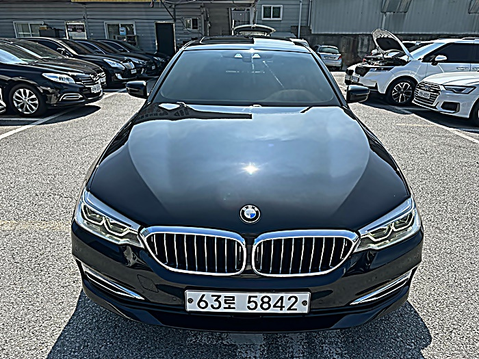 BMW 5-SERIES G30 2018