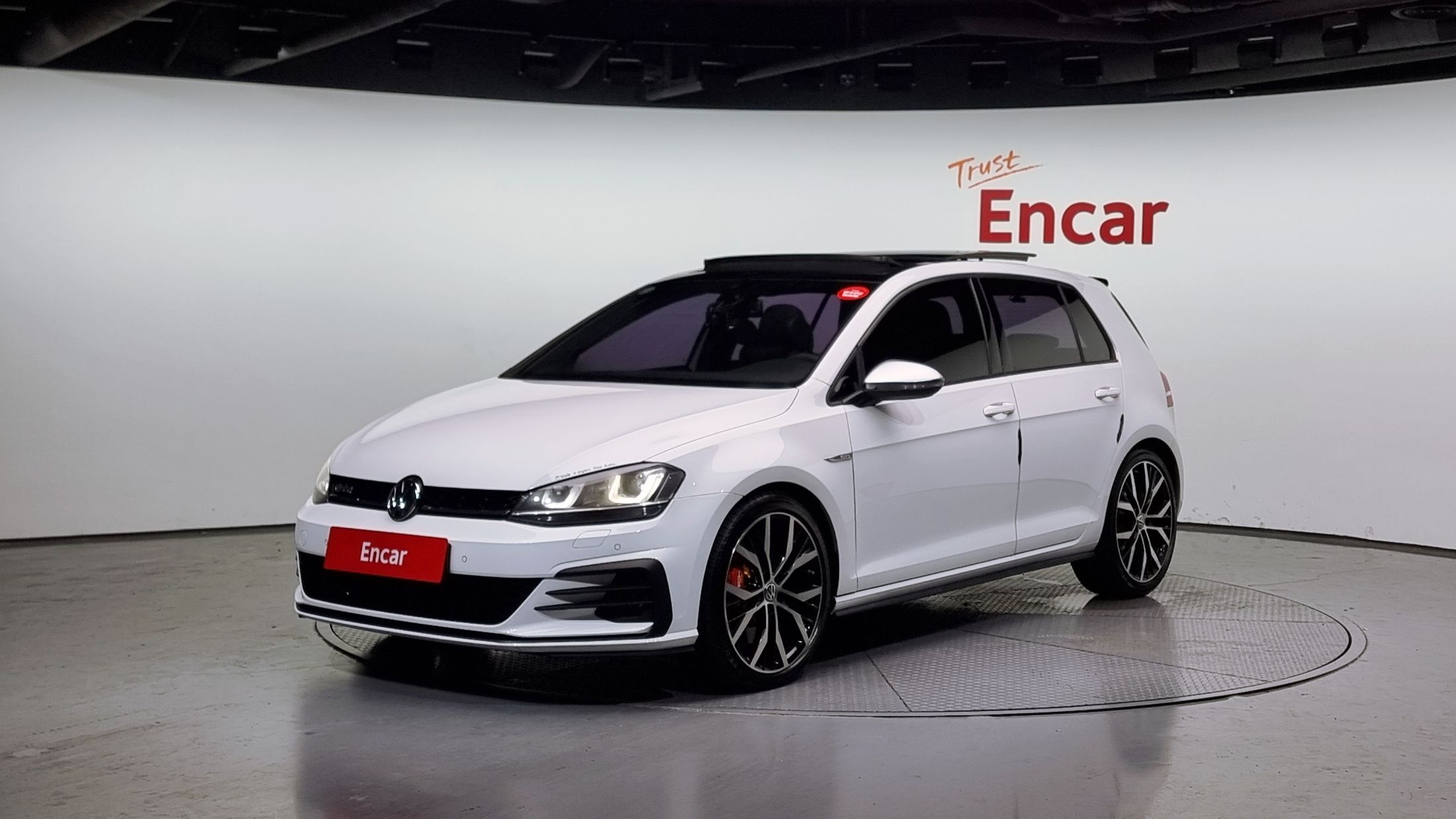 VOLKSWAGEN GOLF 2016