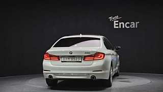 BMW 5-SERIES G30 2019