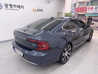 VOLVO S90 2022