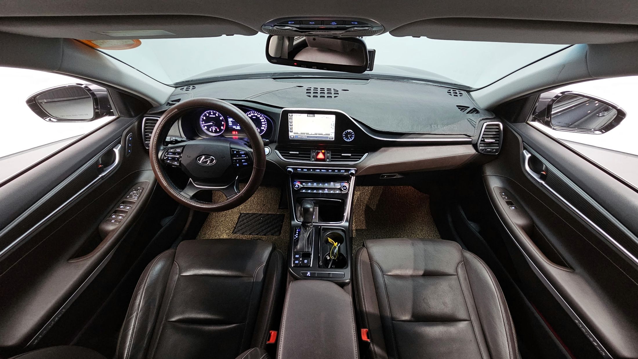 HYUNDAI GRANDEUR IG 2017