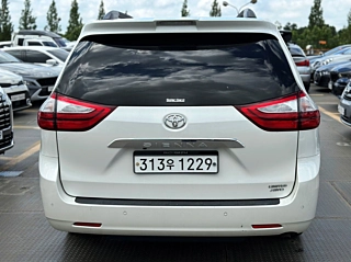 TOYOTA SIENNA 2019